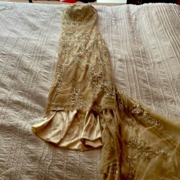 Beautiful Lazaro ivory wedding gown. - Picture 1 of 6